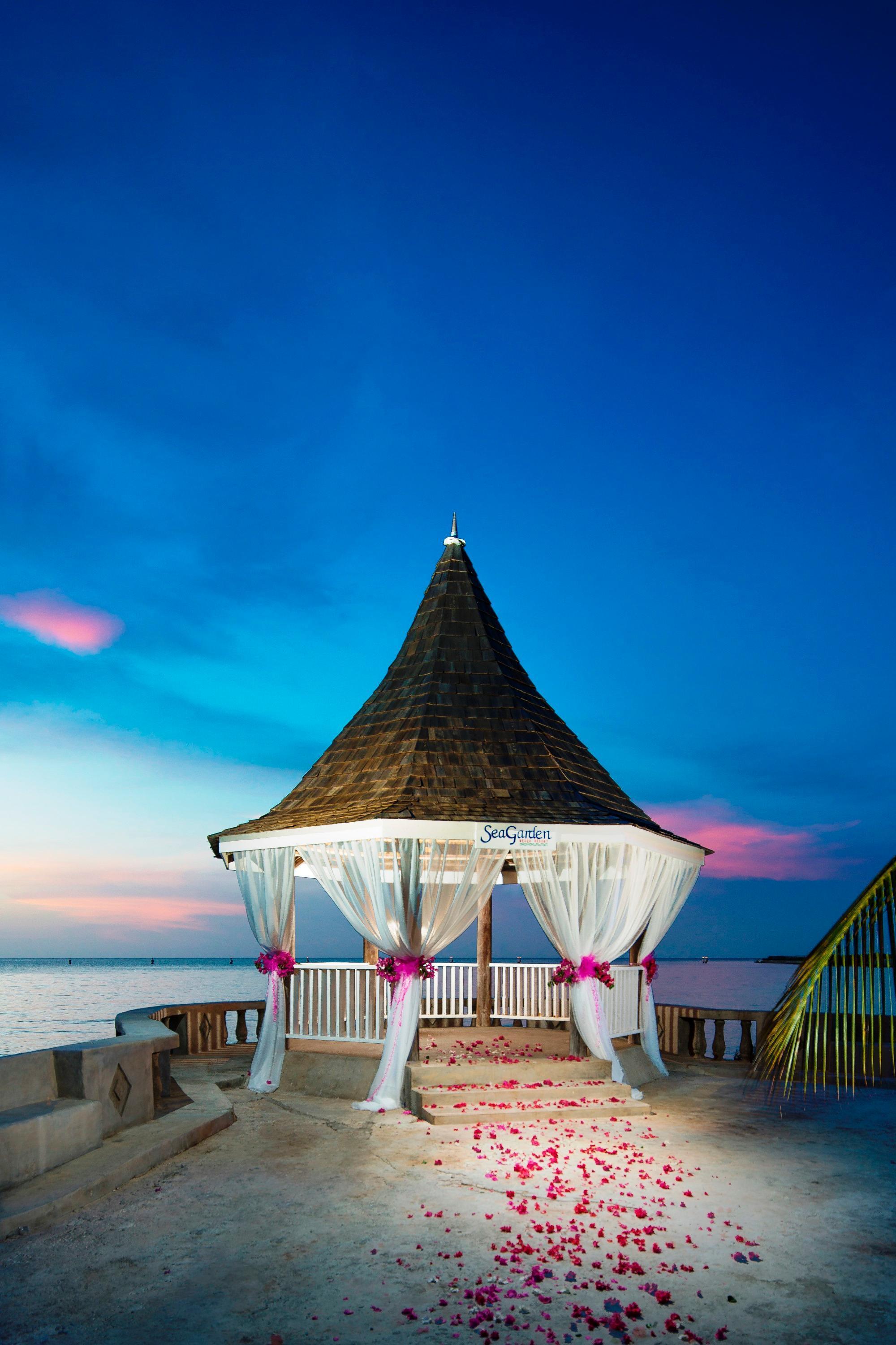 Seagarden Beach Resort Montego Bay Exterior photo
