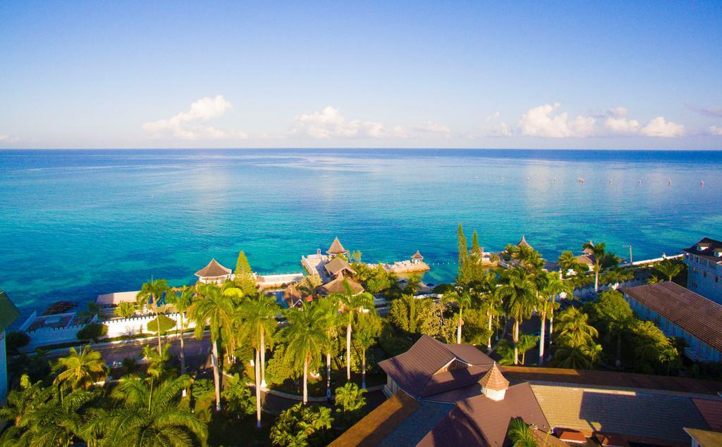 Seagarden Beach Resort Montego Bay Exterior photo