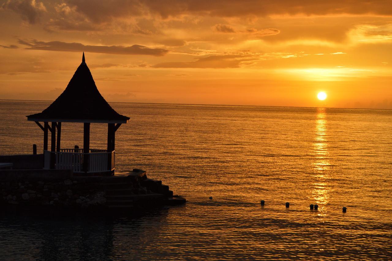 Seagarden Beach Resort Montego Bay Exterior photo